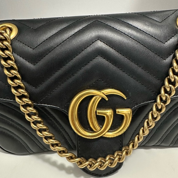 Gucci GG Marmont Medium Shoulder Bag - Picture 5 of 11